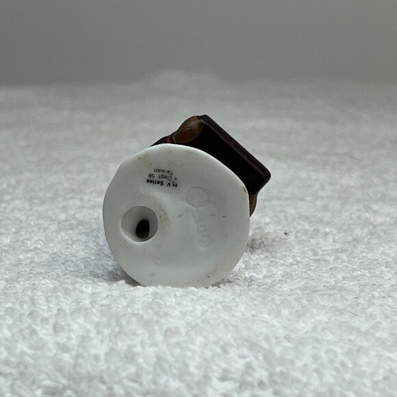 Dept 56 The Toy Peddler, Alpine Village Loose Figurine from 1990 - Picture 8 of 8